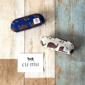 cu-mu 眼鏡文具兩用收納盒 – 珠雞
