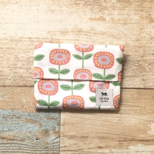 cu-mu岐阜別趣布小物 布作面紙小物收納包 - 碩果花 - 白