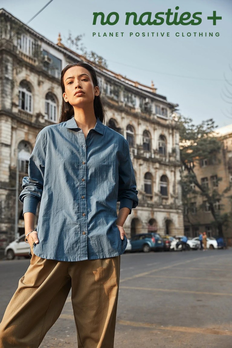 NO NASTIES 情人藍襯衫 GEMMA 8 - Aporia Agathon - 1080x1620 - NN 女裝頁主圖 - 2023 秋冬
