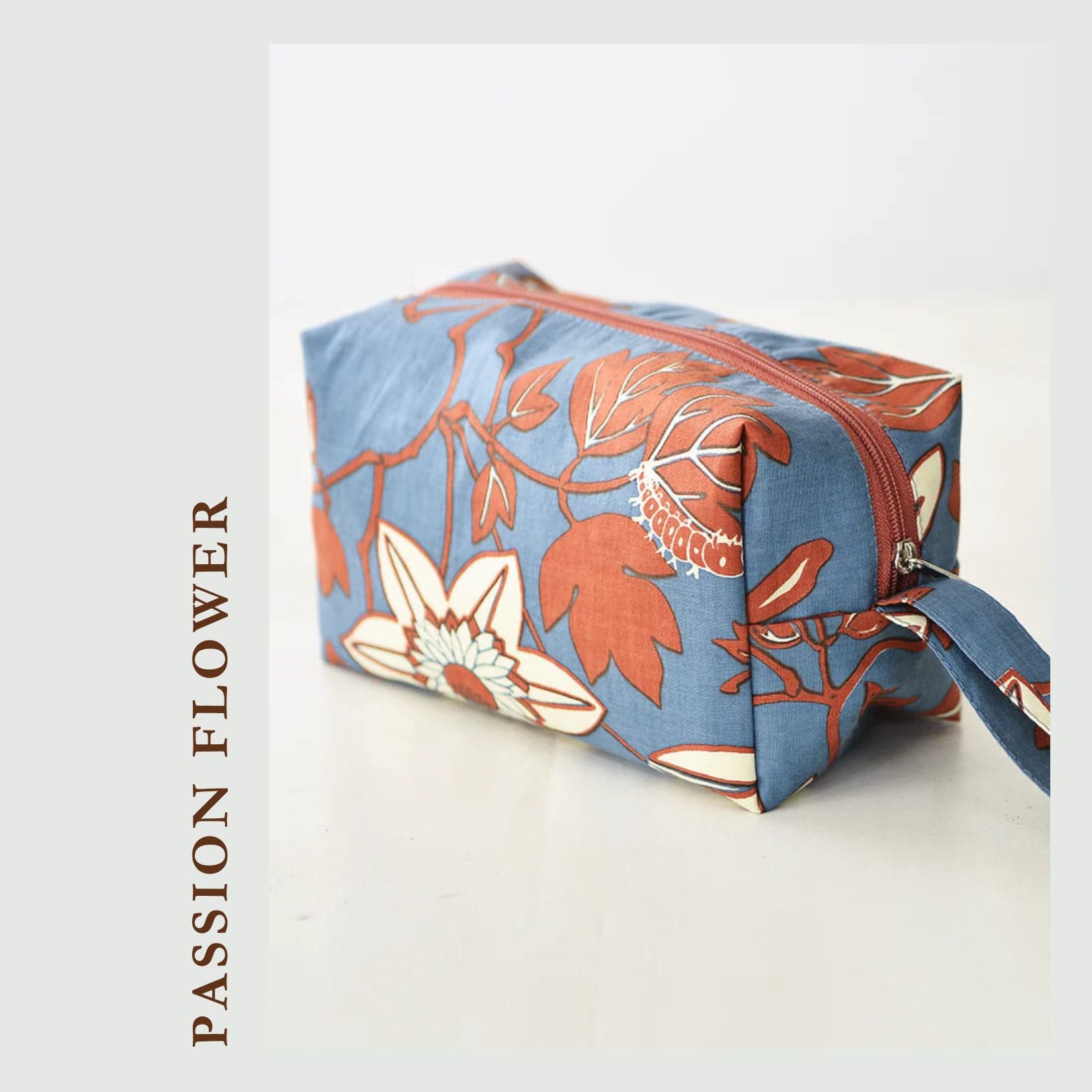 Balizen Passion Flower Blue Spice Cosmetic Case, Medium 手工絹印百香花化妝包（中），藏不住的美顏盛放