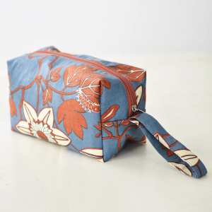 Balizen 手工絹印百香花化妝包（中）