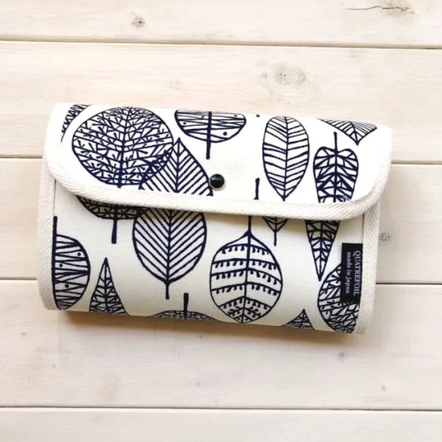 Quatrefoil&K 帆布收納包 - Forest Leaf - White 北歐森林 - 雪境白